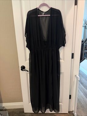 Women’s Black V-Neck Sheer Maxi Dress